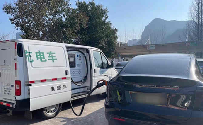 保康汽车搭电